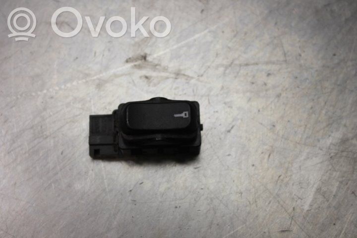 Central locking switch button   4617593