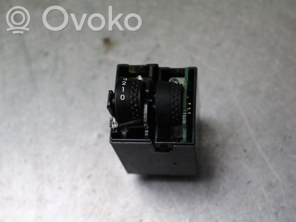 Interruptor de control del panel de luces   933081H515EQ