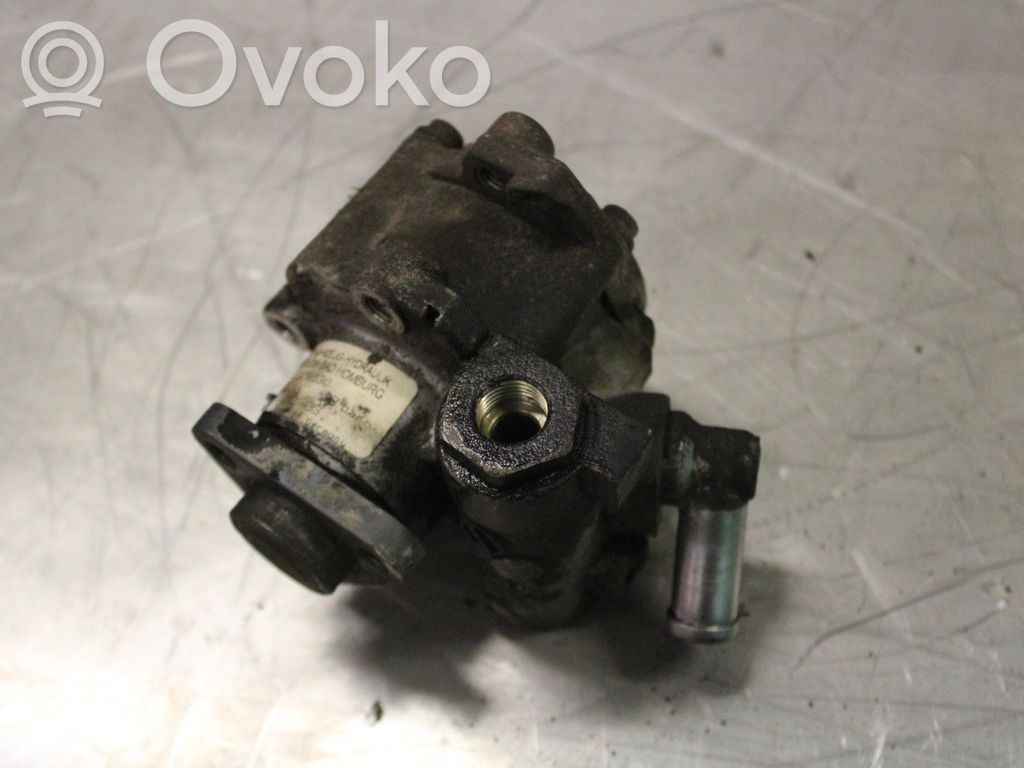 BMW 3 E36 Power steering pump 