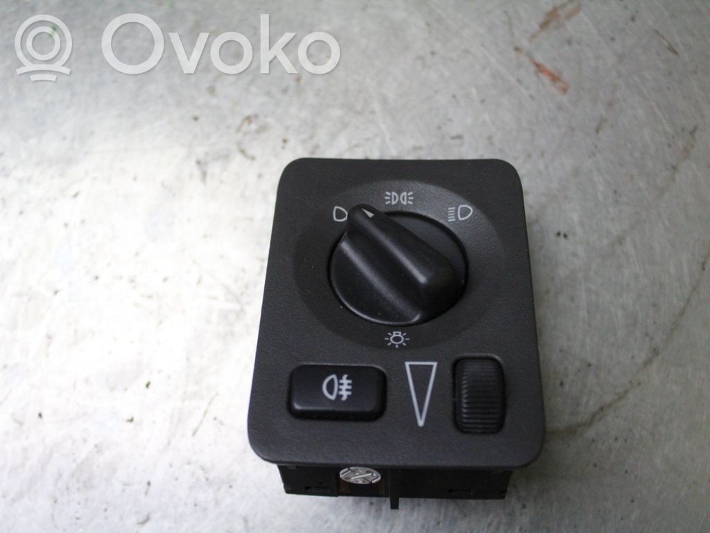 Light switch   4616124