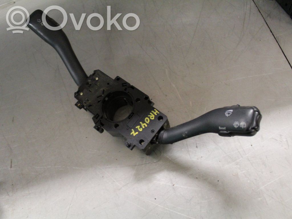 Volkswagen PASSAT B5 Interruptor/palanca de limpiador de luz de giro 