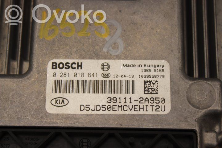 Unité de commande / module d'injection   391112A950,0281018641
