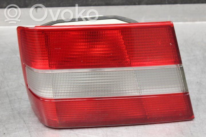 Lampy tylnej klapy bagażnika   9133741