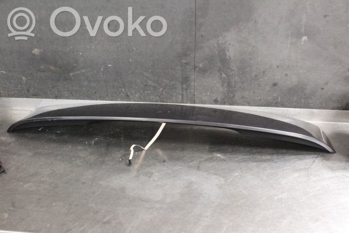 Tailgate/trunk spoiler   8119528,51627167189