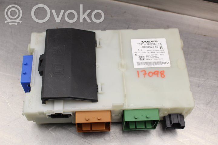 Volvo XC70 Sulakemoduuli 