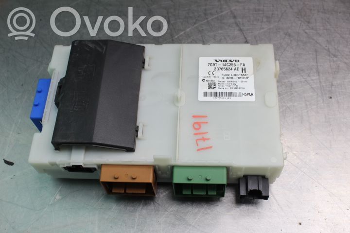 Volvo V70 Fuse module 