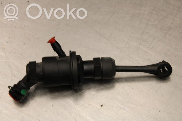 Nissan Note (E11) Cilindro maestro de embrague 