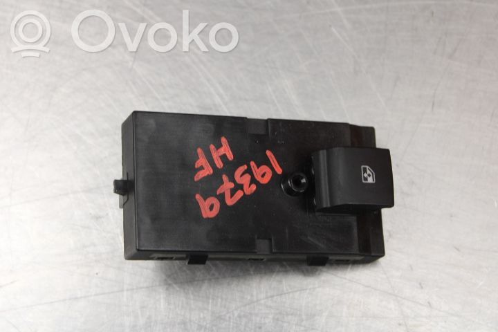 Chevrolet Camaro Electric window control switch 