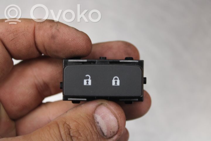Chevrolet Camaro Central locking switch button 