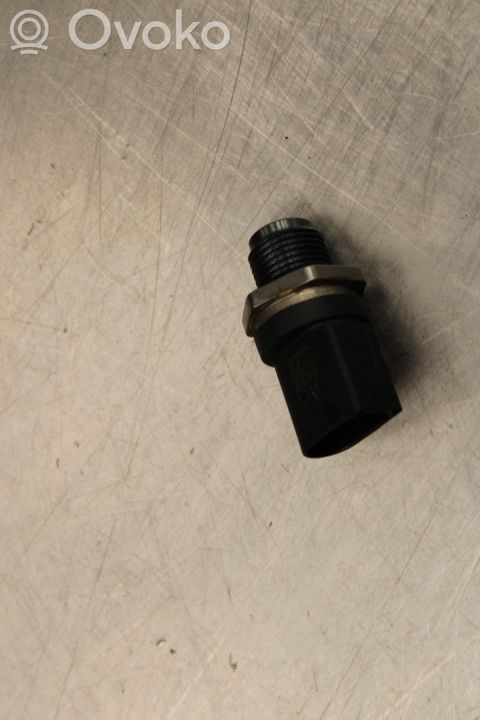 BMW 3 E90 E91 Fuel pressure regulator 