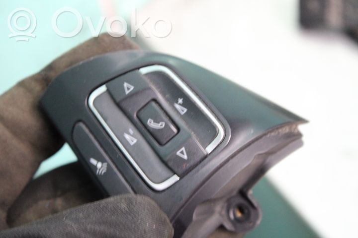 Volkswagen Amarok Ohjauspyörän painikkeet/kytkimet 