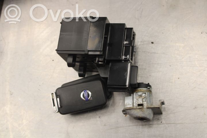 Volvo V70 Ohjauspyörän lukitus 