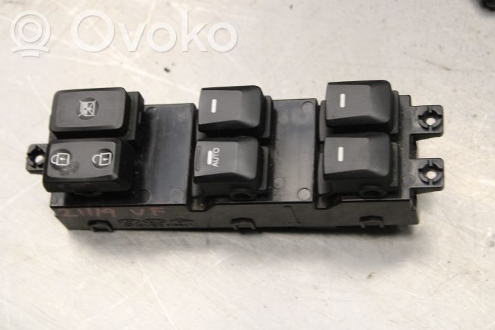 Interruptor del elevalunas eléctrico   935701Y500
