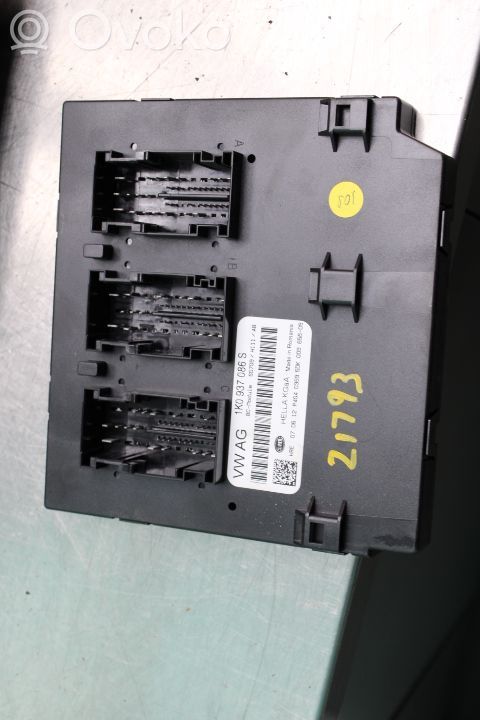 Volkswagen Golf VI Module de fusibles 
