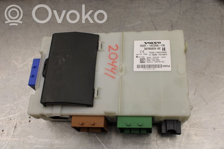 Volvo V70 Fuse module 