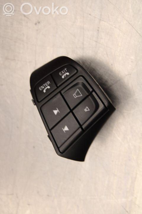 Volvo V70 Przełącznik / Przycisk kierownicy 