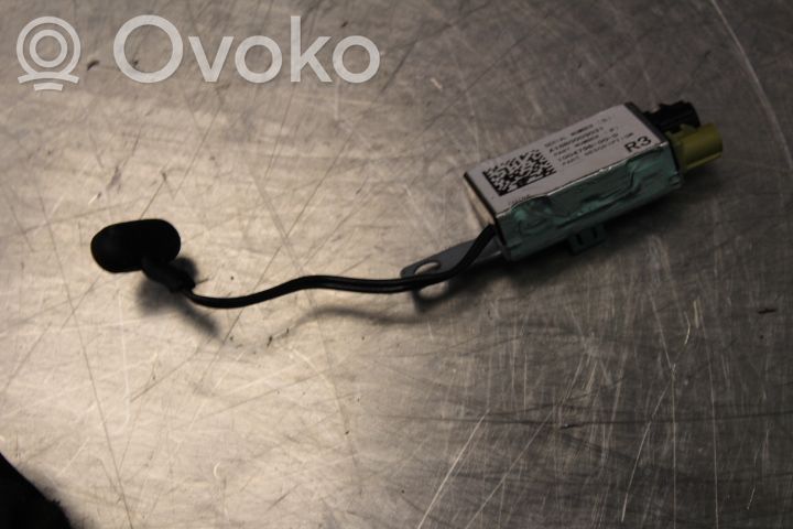 Tesla Model S Radio antena 