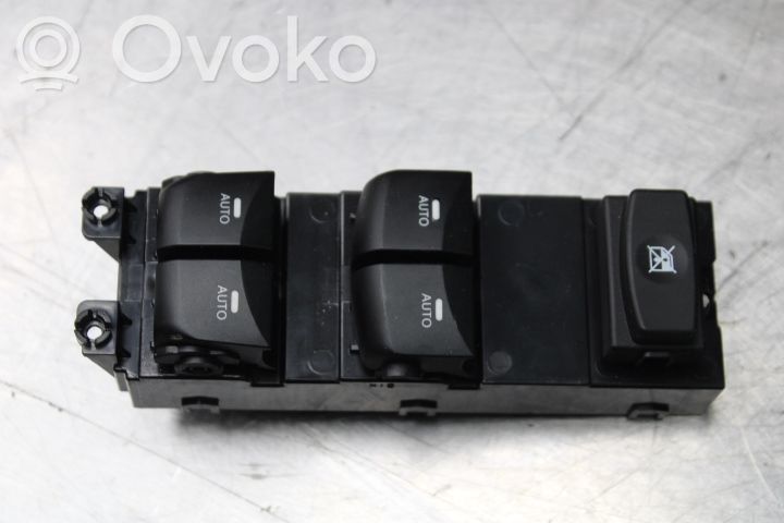 Hyundai i30 Electric window control switch 