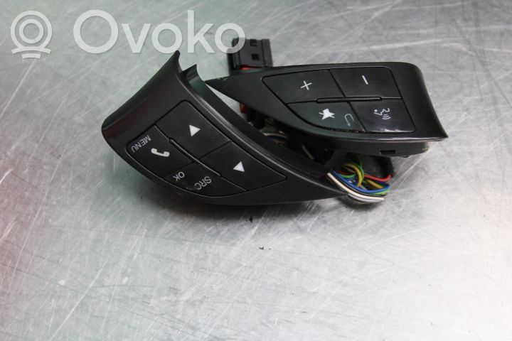 Opel Combo D Steering wheel buttons/switches 