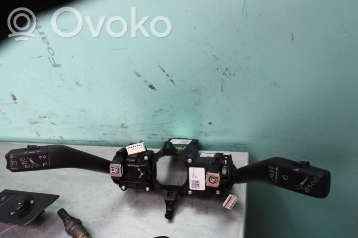 Volkswagen Caddy Interruptor/palanca de limpiador de luz de giro 