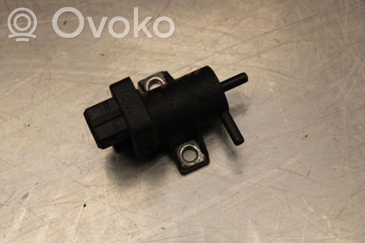 Vacuum valve