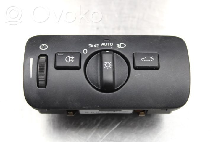 Light switch   30739424