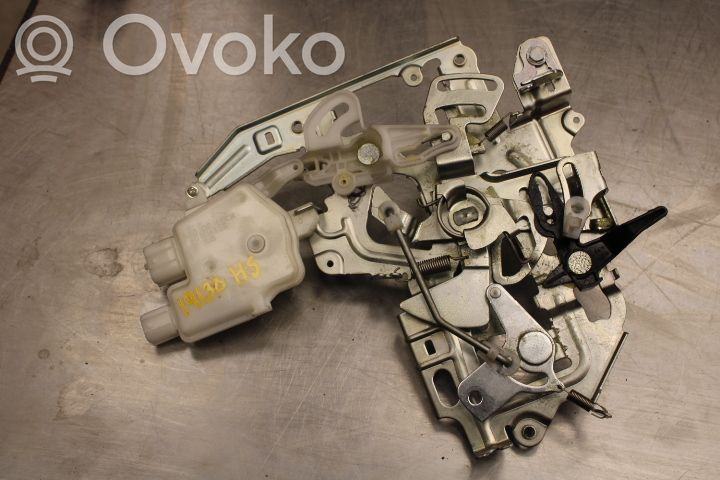 Renault Master III Front door lock 