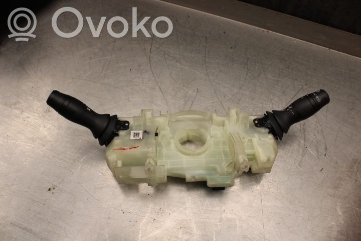 Renault Megane III Interruptor/palanca de limpiador de luz de giro 