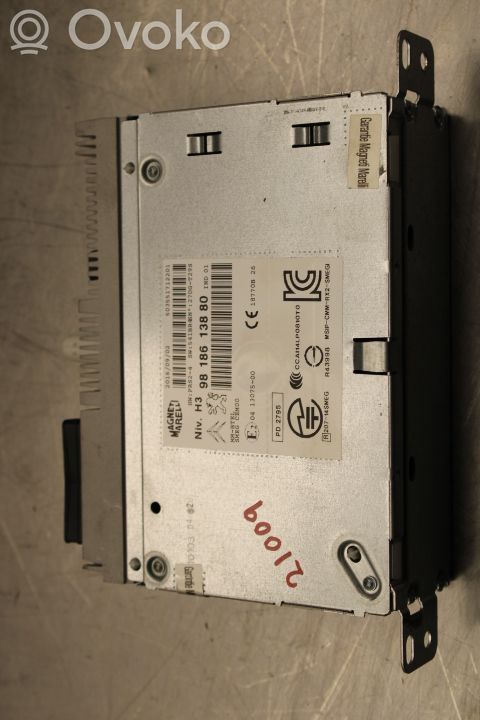 Panel / Radioodtwarzacz CD/DVD/GPS   9818613880