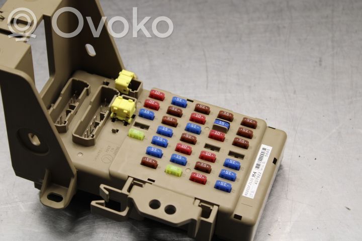 Fuse module   82201FJ110