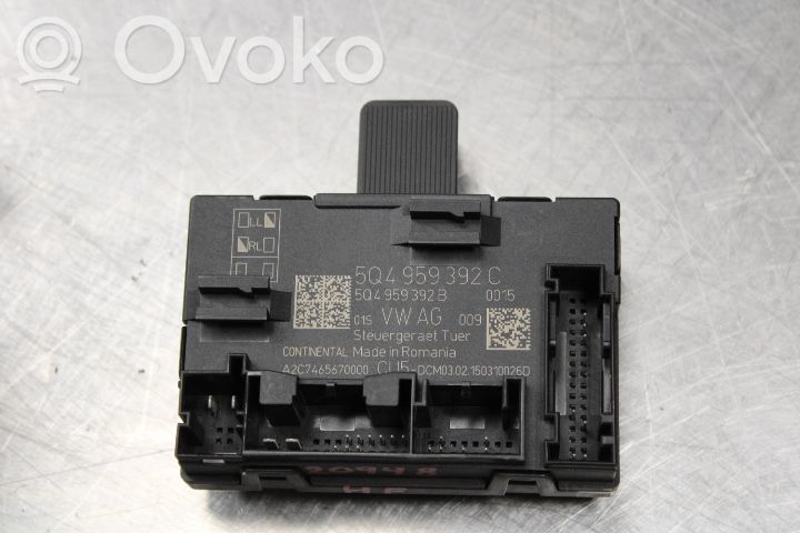 Unidad de control/módulo de la puerta   5Q4959392C