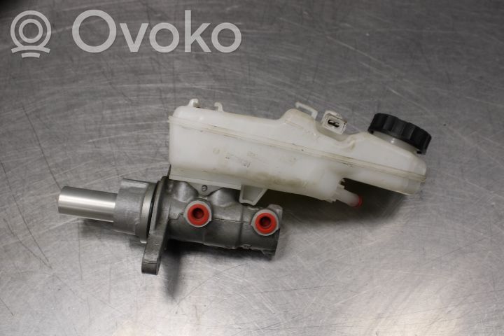 Toyota Auris E180 Pääjarrusylinteri 