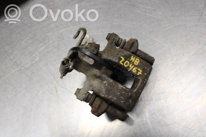 Toyota Auris E180 Tylny zacisk hamulcowy 