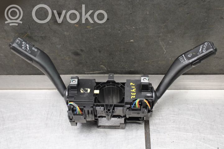 Volkswagen Up Interruptor/palanca de limpiador de luz de giro 