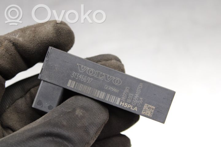 Volvo S90, V90 Amplificatore antenna
