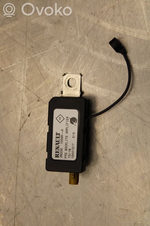 Renault Megane IV Antenos stiprintuvas 