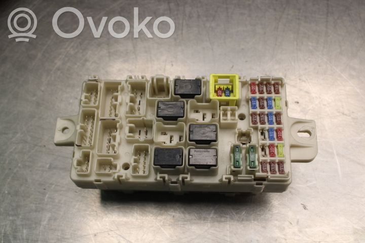 Mitsubishi Space Star Módulo de fusible 