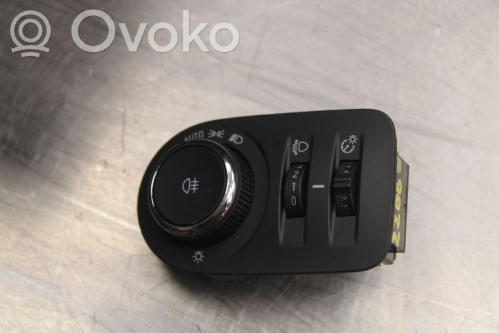 Lichtschalter   39050759