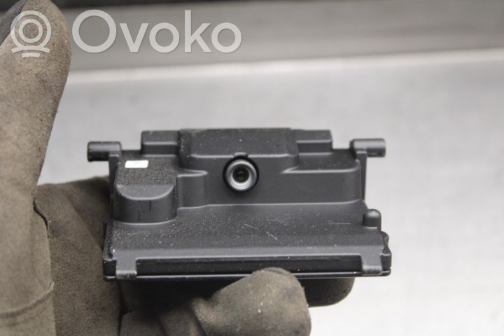 Peruutuskamera   JX7T19H406CF