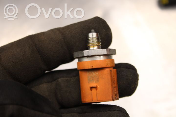 Regulator presiune combustibil   0261545051