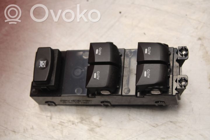 Hyundai i30 Electric window control switch 