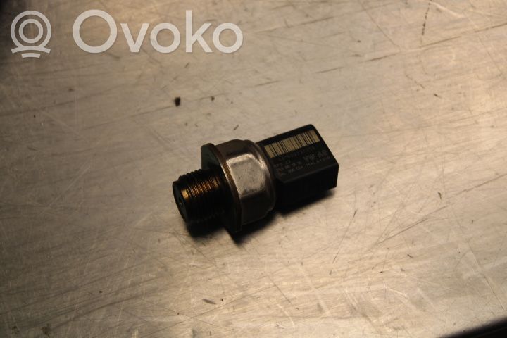 Régulateur de pression de carburant   04L906054E,04L906054
