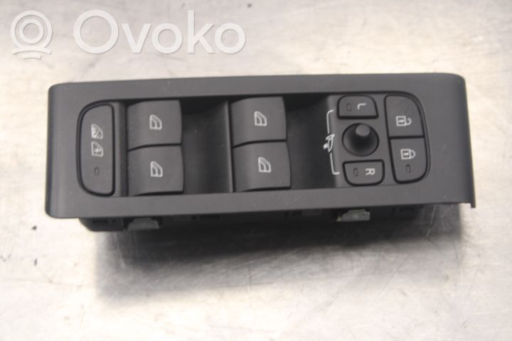 Volvo XC40 Electric window control switch 