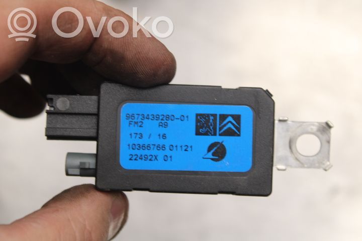 Peugeot 208 I Radion antenni 