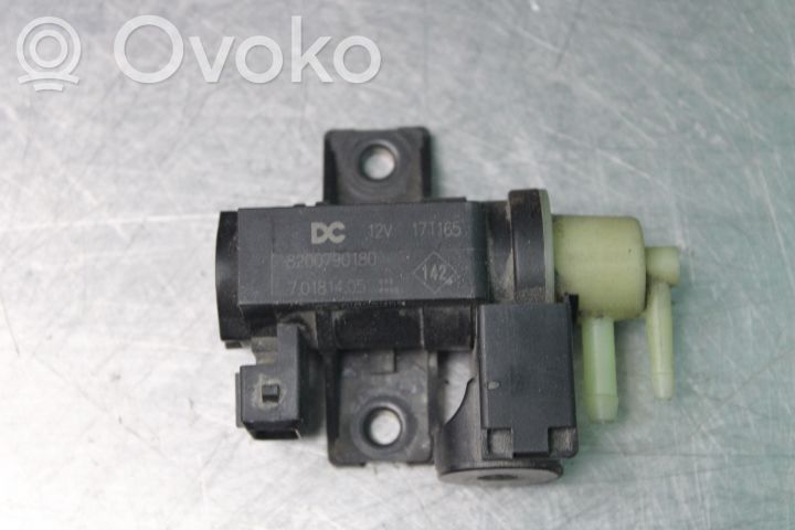 Válvula de vacío   70181405,8200790180