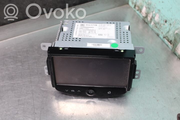 Opel Corsa E Radio/CD/DVD/GPS head unit 