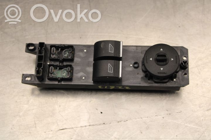 Interruptor del elevalunas eléctrico   F1ET14A132EB