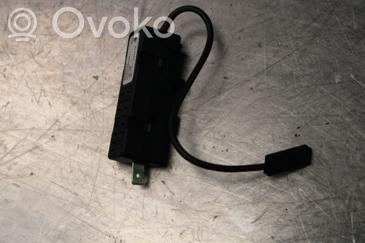 Amplificateur d'antenne   283632958R