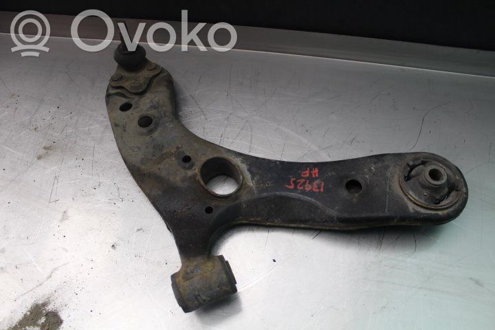 Toyota Prius (XW30) Braccio di controllo sospensione anteriore inferiore/braccio oscillante
