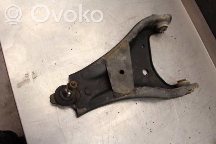 Dacia Duster Fourchette, bras de suspension inférieur avant
